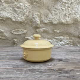 AW20111265 Antiek Frans pâté potje met leeuwenkopjes en bijbehorende deksel - stempel K.G (Société Keller & Guérin Luneville - in prachtige staat! Afmeting: 5,5 cm hoog (tot de deksel) / +/- 12,5 cm doorsnede