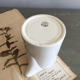 AW20110850 Old milk jug stamp - Societé Céramique Maestricht - period: 1900-1957. Is missing a minimal splinter at the spout (see photo 8), otherwise in beautiful condition! Size: 15 cm. high / 10 cm. cross section.