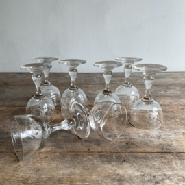 OV20110972 Set of 7 old French port or liqueur glasses made of beautiful thick glass with beautiful monogram - C F - All in beautiful condition! Size: 11.5 cm high / 6.5 cm cross section