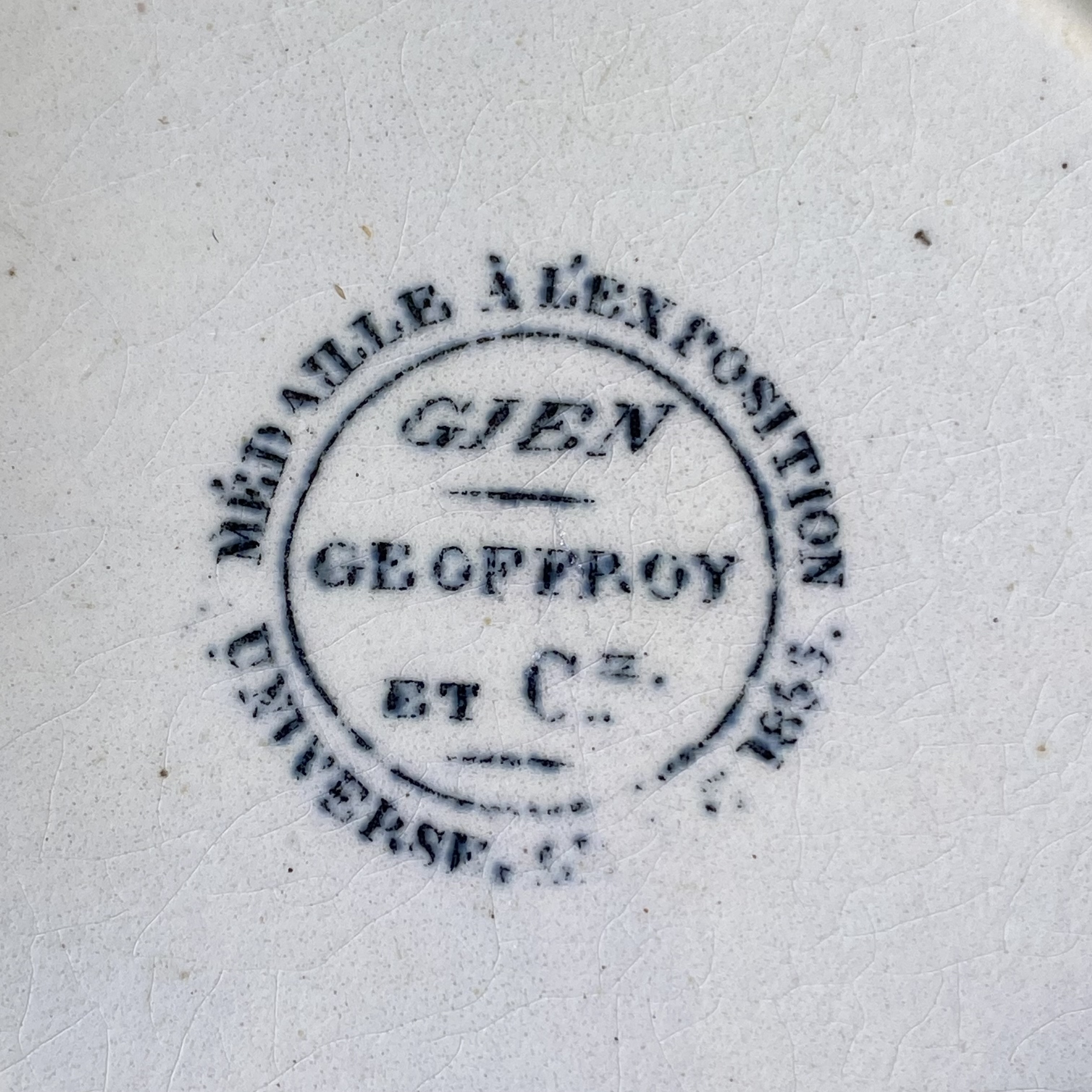 AW20111222 Grote antieke Franse suikerpot met prachtig uitgewerkte leeuwenkopjes stempel - Gien Geoffroy et Cie - periode: 1871-1875 in prachtige staat! Afmeting: 13 cm hoog /  13 cm lang / 11 cm breed.