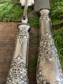 OV20110877 Beautiful decorated antique French silver plated carving set - Paris - period: 19th century in beautiful condition! Size: 32.5 cm. (knife) / 28.5 cm. (fork) long.