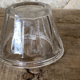 OV20111071 Old French confiture jar made of mouth-blown glass. Capacity: 500 grams. In beautiful condition! Size: 8 cm high / 11.5 cm cross section.