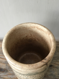 AW20110358 Old beautifully buttered Felix Potin Paris confiture pot in beautiful condition. The old crack (see photo) is part of his past .... Size: 13 cm. high / 9 cm. section.