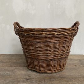 BU20110105 Old French rustic willow wicker harvest basket in beautiful condition! Size: 30 cm. high / 45.5 cm. cross section.