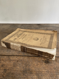 OV20110953 Antiek Frans boekje - Oeuvres complètes De Buffon - uit Parijs 1829 met handgeschept papier in verweerde, maar nog  in mooie decoratieve staat! Afmeting: 14 cm breed / 21,5 cm hoog / 2,5 cm dik