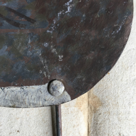 OV20110609 Antieke Italiaanse handbeschilderde metalen lokvogel. Periode: eind 19de eeuw in prachtige kleuren en staat! Afmeting: 14 cm. lang (excl. steker) / 22,5 cm. breed.