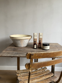 Diffuser no 2 Linen 100 ml glass bottle including set of reed sticks. Made in Provence, France