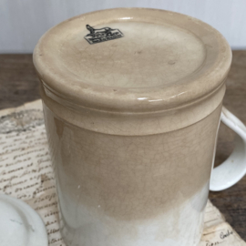 AW20110972 Antique Dutch syrup pitcher stamp - Petrus Regout & Co Maastricht period: 1895. Beautifully buttered and in perfect condition! Size: 12.5 cm. high (to the lid) / 9 cm. cross section