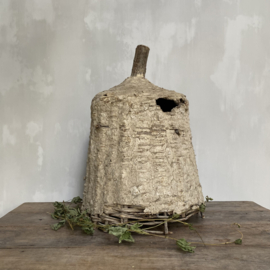 BU20110115 Antique French beehive of willow and loam in beautifully weathered condition! Size: 60 cm. high (up to the wooden handle) / 40 cm. cross section. Pick up in store only!