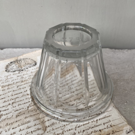 OV20110758 Oude Franse mondgeblazen confiturepot inhoud: 375 gram in perfecte staat! Afmeting: 8,5 cm. hoog / 11,5 cm/ doorsnede