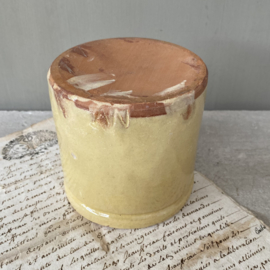 AW20110925 Antique French confiture pot Novia handmade yellow glazed in beautiful condition! Size: 9 cm. high / 9 cm. cross section.