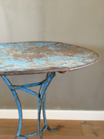 BU20110087 Old French bistro table in the original beautiful blue patina in beautiful condition! Size: 71.5 cm. high / 55 cm. cross section. Pickup only.