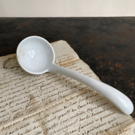AW20110878 Old small sauce ladle in beautiful condition! Size: 16.5 cm. long / 5.5 cm. cross section