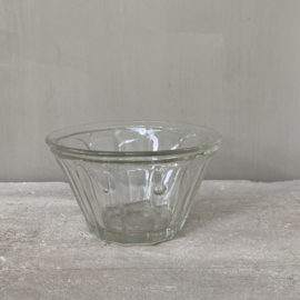 OV20110836 Antieke Franse confiture pot van mond geblazen glas in prachtige staat!  Afmeting: 7,5 cm. hoog /  12,5 cm. doorsnede