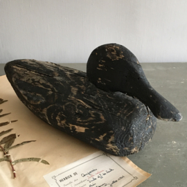 OV 20110614 Antique wooden French decoy duck from the department of Somme North of France.  Beautifully weathered by wind and weather .... Size: 16 cm. high / 36 cm. long
