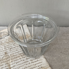 OV20110758 Oude Franse mondgeblazen confiturepot inhoud: 375 gram in perfecte staat! Afmeting: 8,5 cm. hoog / 11,5 cm/ doorsnede