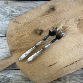 OV20111104 Old French salad serving set made of bone in beautiful condition! Size: 27 cm long.