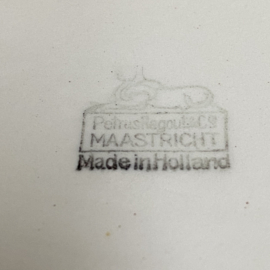 AW20110984 Oude zalfpot stempel - Petrus Regout & Co Maastricht - periode: 1935-1960 in prachtige staat! Minuscule haarlijn zie foto: 4.  Afmeting: 7,5 cm. hoog / 11,5 cm. doorsnede.