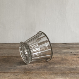 OV20111027 Antieke Franse confiturepot van mondgeblazen glas in prachtige staat! Afmeting: 8 cm hoog /  10,5 cm doorsnede