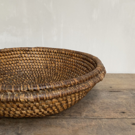 OV20110792 Large antique French olive harvest basket made of woven reed in beautiful condition! Size: 48 cm. cross section / 13 cm. high