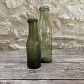 OV20111105 Grote oude Franse azijn fles van mond geblazen in prachtige staat! Afmeting: 32,5 cm hoog / 8,5 cm doorsnede (onderzijde) / 5,5 cm doorsnede (bovenzijde)