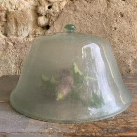 BU20110114 Large antique southern French vegetable garden/melon cloche of mouth-blown glass with still intact handle. Period: 19th century in beautiful condition! Size: 27 cm. high (up to the handle) / 50 cm. cross section. Pick up only!