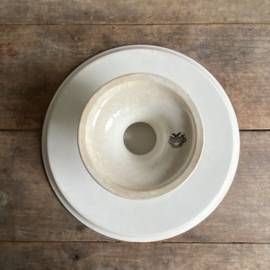 AW20111194 Antieke Belgisch taartplateau stempel - Villeroy & Boch Wallerfangen - periode: 1874-1900  in prachtige licht beboterde staat! Afmeting:  34 cm doorsnede /  10 cm hoog.