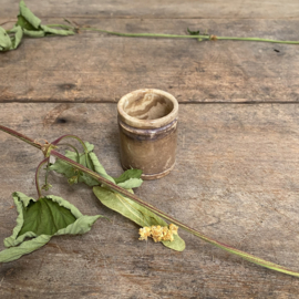 AW2011014 Old small French ointment jar content: 24 grams. Beautifully buttered, minimal chip at the bottom edge. Size: 5 cm. high / 3.5 cm. cross section