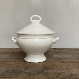 AW20111059 Large old Belgian soup tureen not marked, but most likely Boch Frères in beautiful condition. Size: 17 cm. to the lid (27.5 cm up to handle) / 22.5 cm cross section