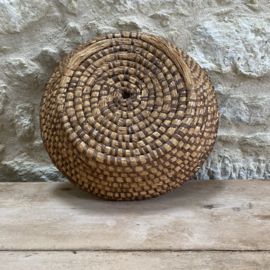 OV20111094 Old French bread basket made of woven straw in beautiful condition! Size: cm diameter / cm height