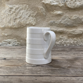 AW20111089 Old Belgian milk jug with content indication 1 liter stamp - Boch Freres la Louvière - period: 1960-1965, minor damage to the bottom (see photos), otherwise in beautiful condition! Size: 14.5 cm high / 10.5 cm cross section.