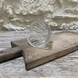 OV20111108 Antieke Franse confiture pot van mondgeblazen glas, minuscule oneffenheid op de rand (zie foto) verder in prachtige staat! Afmeting: 8,5 cm hoog /  10,5 cm doorsnede