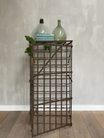 OV20110870 Old French iron wine rack with lockable door marked - Rigidex - Holds 100 bottles of wine. In beautiful condition! Size: 112 cm. high / 54.5 cm. wide / 56 cm. deep. Pick up only from store or delivery within NL for a fee.