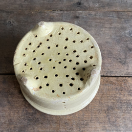 AW20111207 Large antique French goat cheese mold in beautiful soft yellow and condition! Size: +/- 13 cm high / 18 cm cross section.
