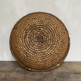 OV20110792 Large antique French olive harvest basket made of woven reed in beautiful condition! Size: 48 cm. cross section / 13 cm. high