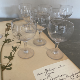 OV20110180 Set of 11 old French glasses with beautiful engraved motif period: 1920s in perfect condition! Size: 9 cm. high / 5 cm cross meter.