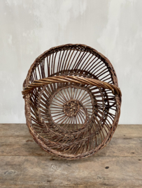 OV20110765 Large old French willow wicker harvest basket in beautiful condition! Size: 30 cm. high (to the handle) / 53.5 cm. long / 42 cm. cross section