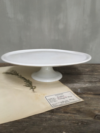 AW20110745 Beautiful antique cake stand stamp - Petrus Regout & Co Maastricht - period: 1892 lightly buttered. Has an old minimal hairline on the base (see photo 7), otherwise in perfect condition! Size: 10 cm. high / 37 cm. cross section.