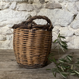 BU20110185 Old French traditional woven basket in beautiful condition! Size: 27 cm high / 33 cm cross section
