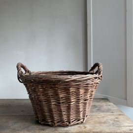 BU20110150 Old French rustic basket made of woven willow wicker in beautiful, weathered condition! Size: 44 cm cross section / 25 cm high