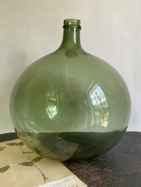 OV20110735 Old mouth-blown French belly wine bottle in beautiful condition! Size: +/- 41 cm. high / 34 cm. intersection. Pickup only.