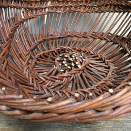 BU20110090 Old French picking basket made of willow branches in beautiful condition! Size: 23.5 cm. high / 57 cm. long / 43 cm. cross section.