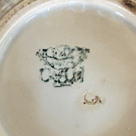AW20111239 Antieke Franse confiturepot stempel - Creil & Montereau - periode:1884-1920  in prachtige licht beboterde staat! Afmeting: 9 cm hoog / 11,5 cm doorsnede