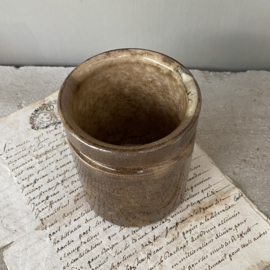 AW20110465 Beautifully buttered French confiture pot with stamp ~ M F ~ in beautiful condition! Size: 11 cm. high / 9 cm. section.