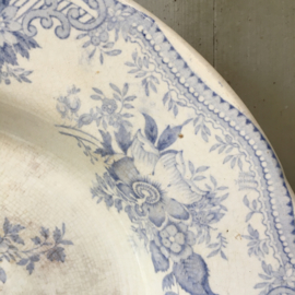 AW20110529 Antique English heavy quality serving dish - Asiatic Pheasant - in beautiful blue and lightly buttered. Victorian period: 1880-1910 in beautiful condition! Size: 46.5 cm. long / diameter: 37 cm.