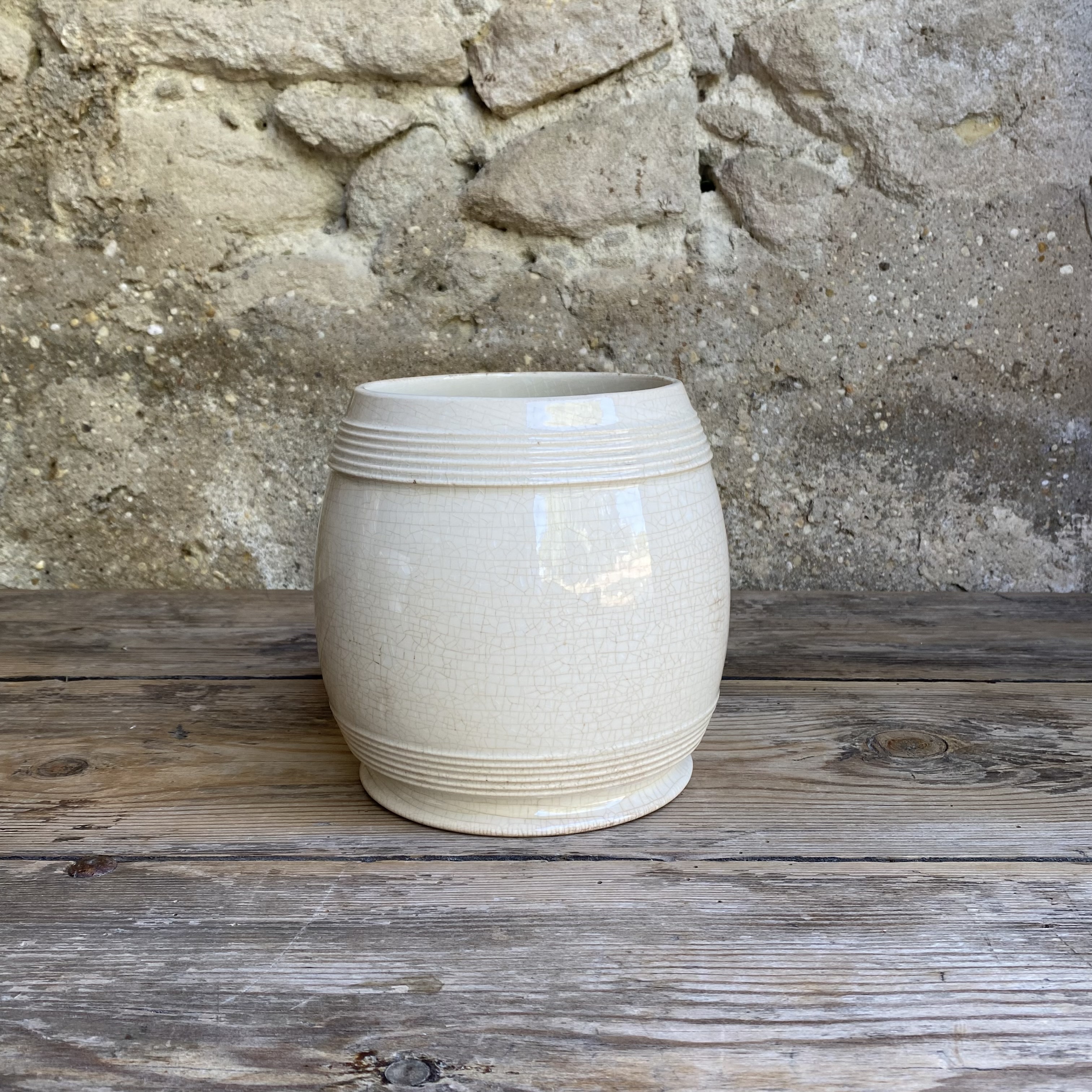AW20111236 Old pot beautifully slightly stained and crackled stamp - S A Sevilla - perfect for the kitchen with wooden spoons... Size: 16 cm high / 12.5 cm cross section.