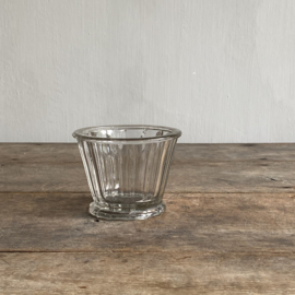 OV20111027 Antieke Franse confiturepot van mondgeblazen glas in prachtige staat! Afmeting: 8 cm hoog /  10,5 cm doorsnede