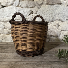 BU20110186 Old French traditional woven rustic basket in beautiful condition! Size: 27 cm high / 33 cm cross section