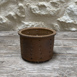 AW20111318 Old French cheese mold in dark brown earthenware and in beautiful condition! Size: 11 cm high / 15 cm cross section