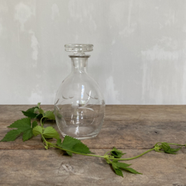 OV20110518 Old French carafe with sober engraved motif period of the 1920s in beautiful condition! Size: 20.5 cm. high